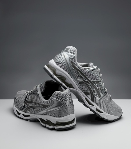 Sports shoe